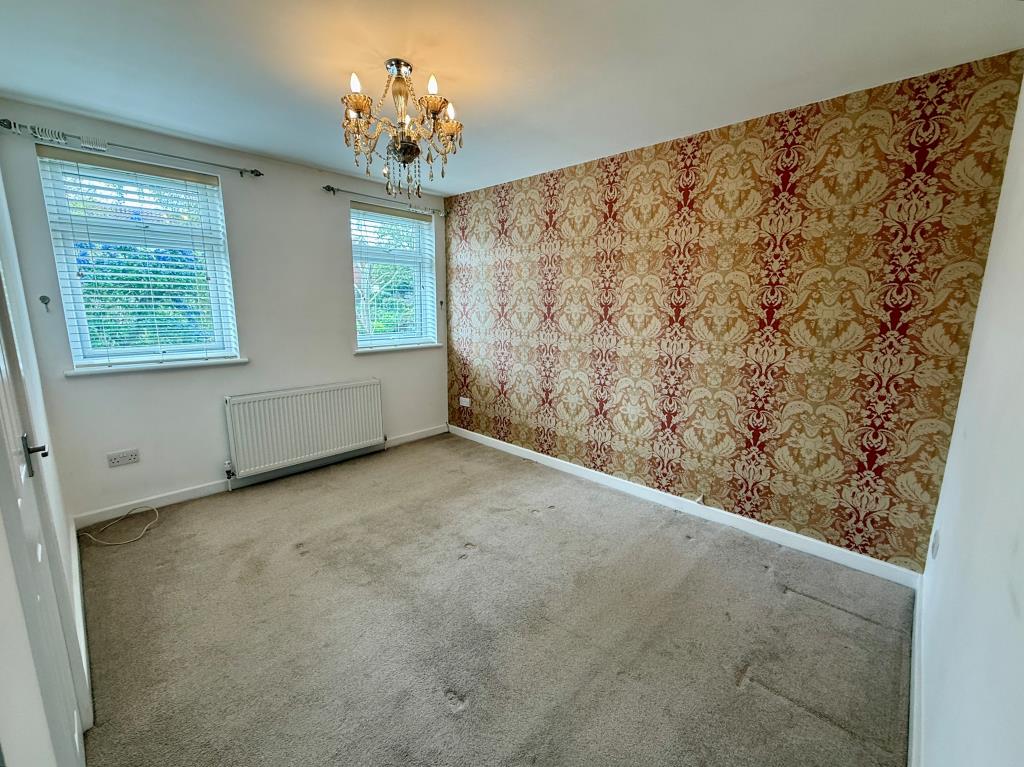 Lot: 140 - VACANT THREE-BEDROOM HOUSE - Bedroom one
